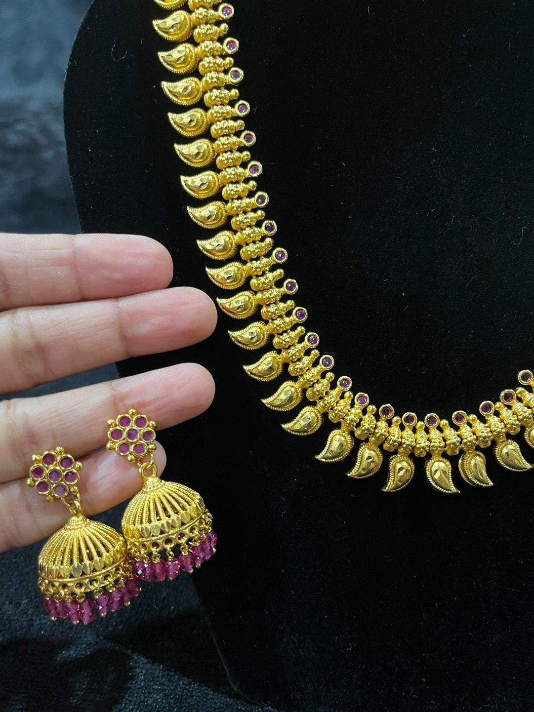 Maanga Necklace (Matt Gold)