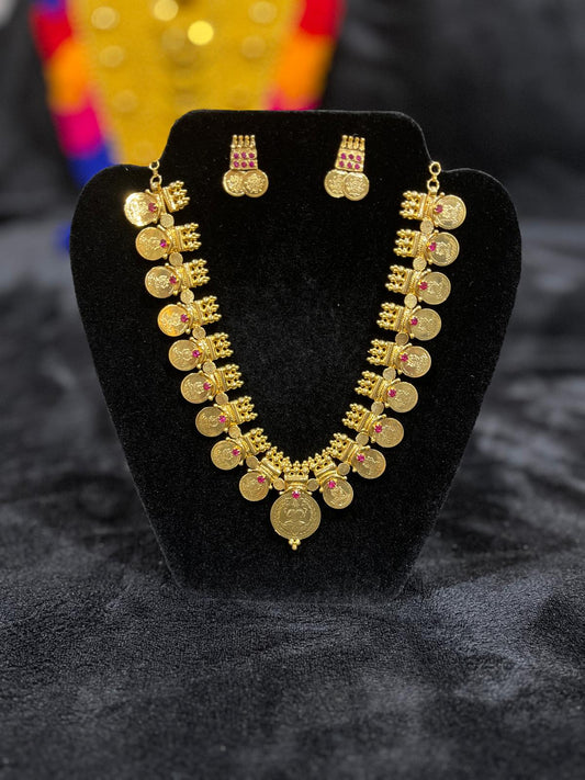 Kaashumala Necklace Set