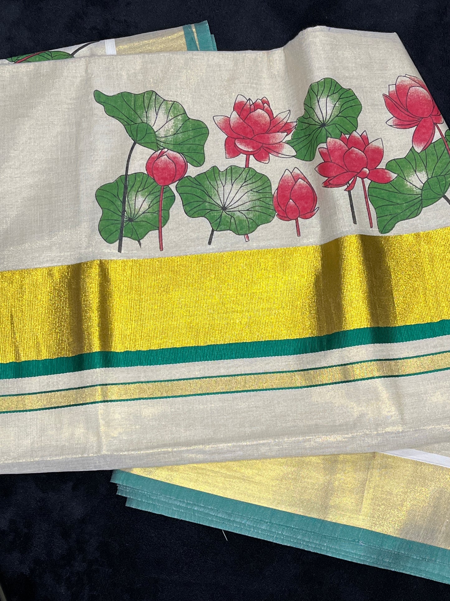Tissue Saree with Reddish Pink Thamara Print