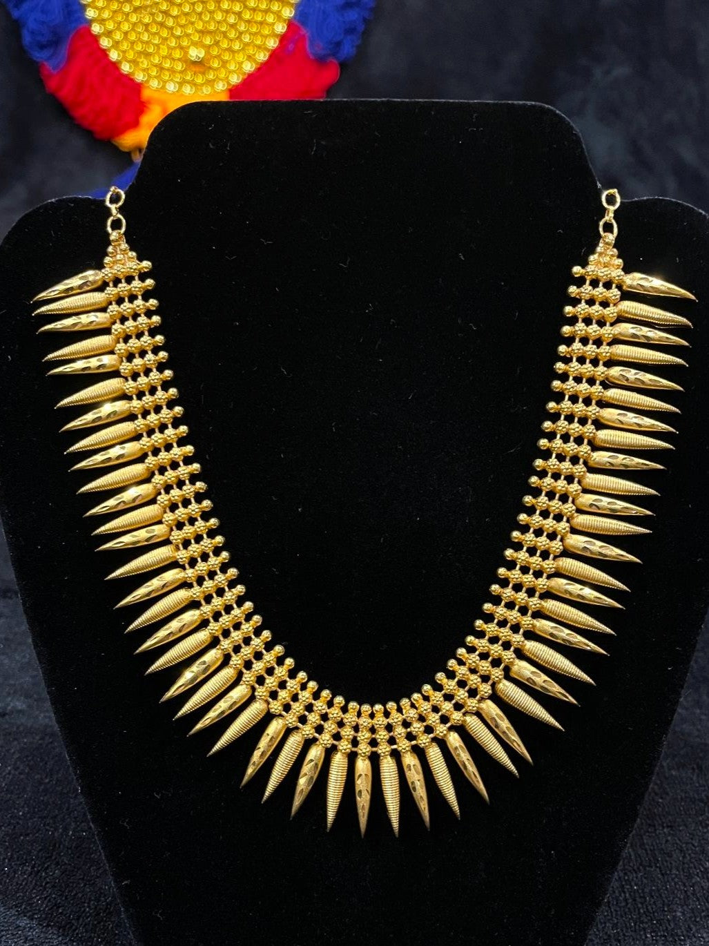 Mullamottu Necklace (Matt Gold)