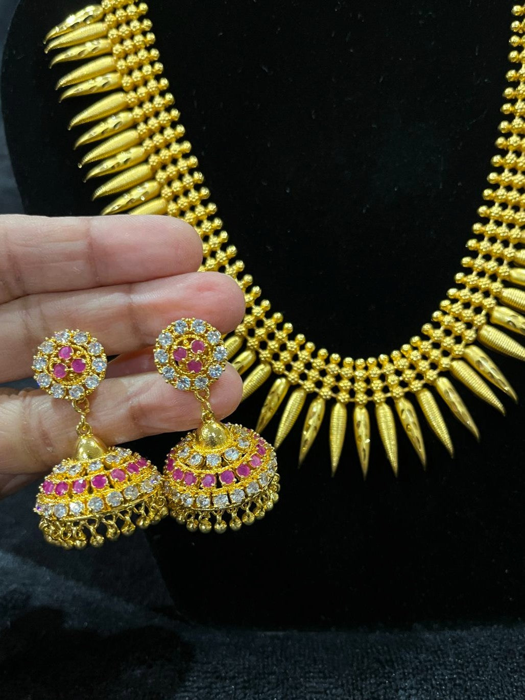 Mullamottu Necklace (Matt Gold)