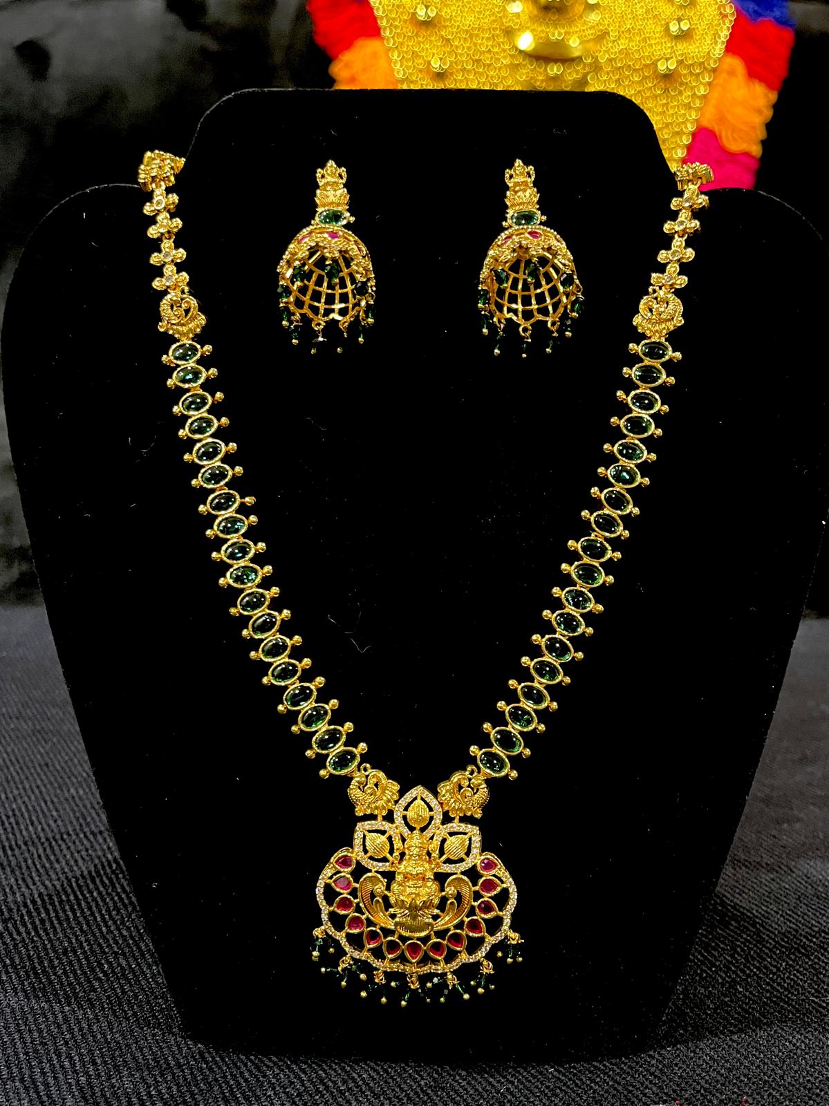 Lakshmi Pendant Maala Set - Emerald & Ruby