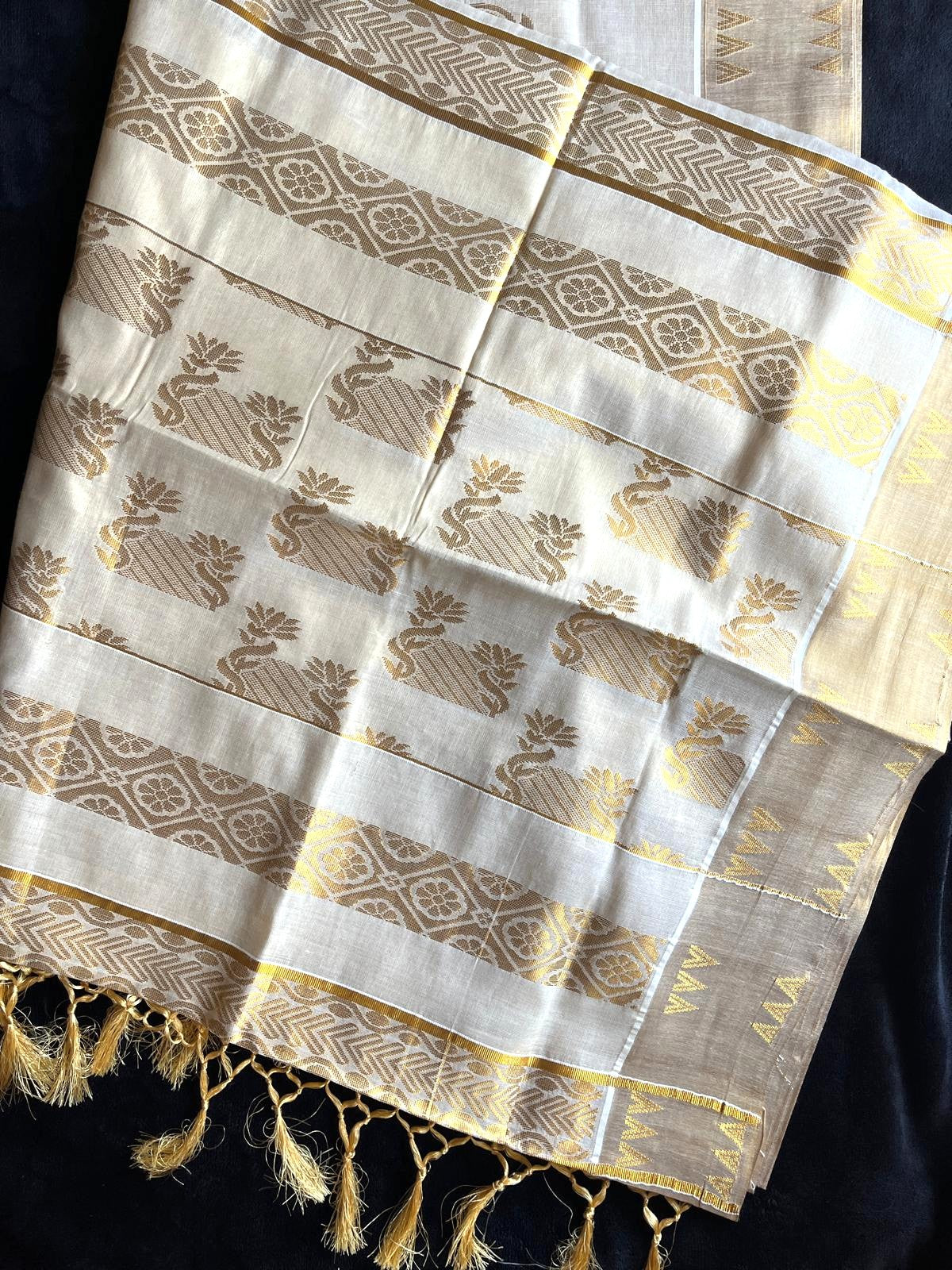 Tissue Saree - Gold Kasavu with Beautiful Motifs on Pallu & Body