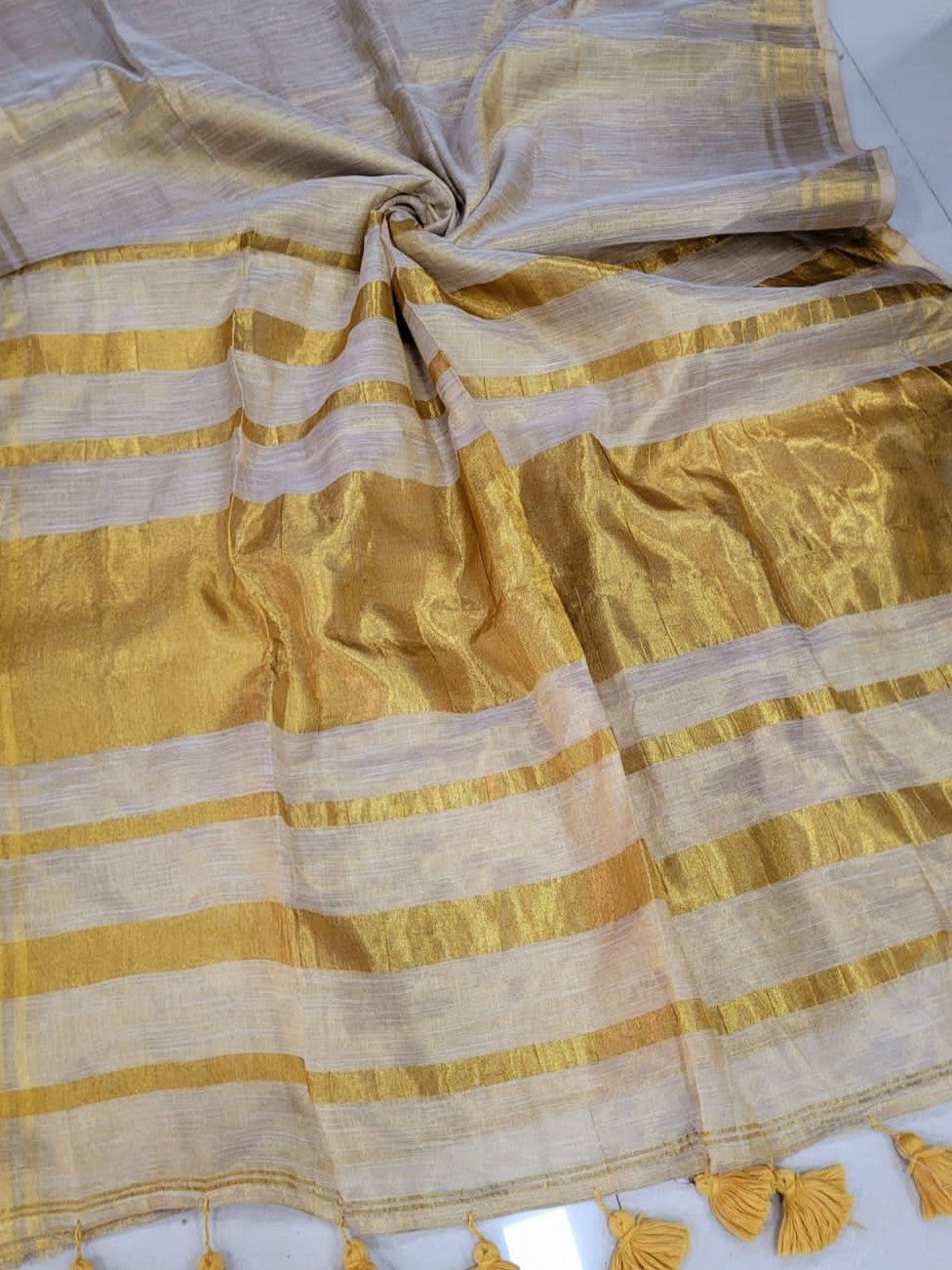 Samvritha Sunil inspired Tissue Mul Cotton Saree