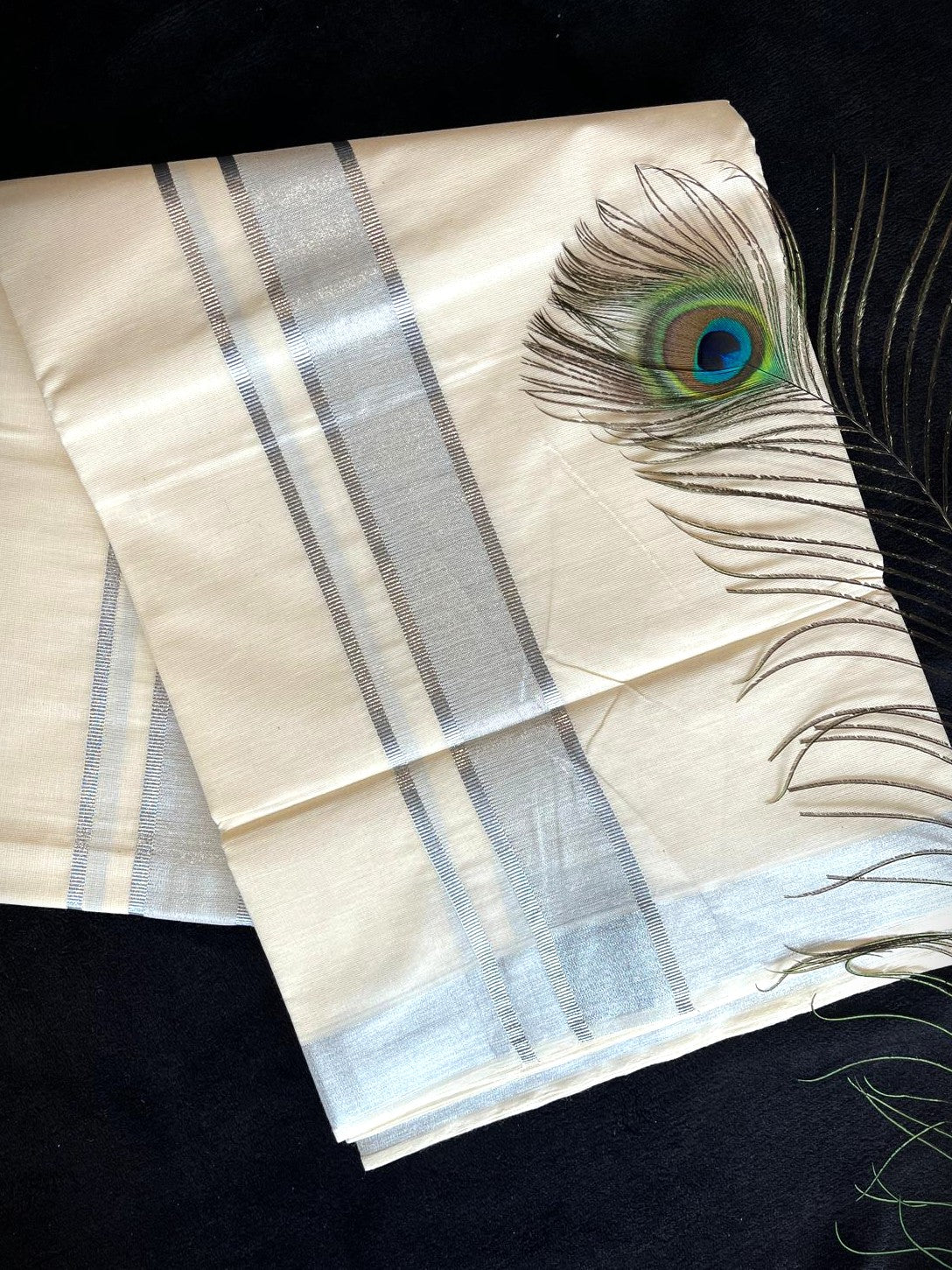Off-white/cream Kasavu Mundu - Silver Border